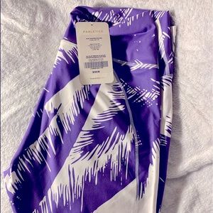 Fabletics Pure Luxe Capri Leggings. Size XL 12/14.